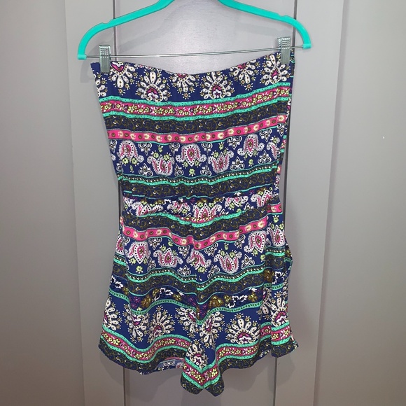 Andrée Paisley Strapless Floral Romper - Picture 7 of 11